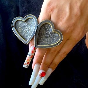 Beautiful Vintage Butterfly Locket Ring